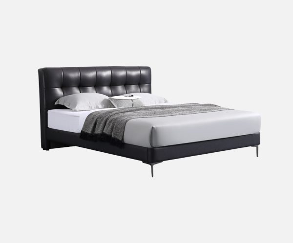 Traditional Leather Bed